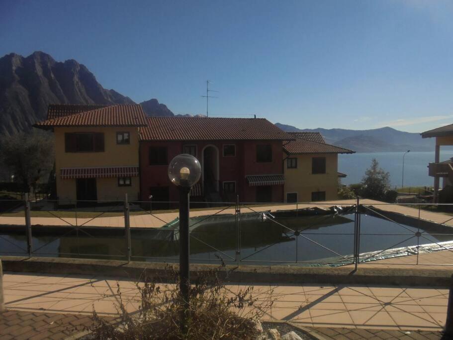 Vila Luxurious Attic-Swimming Pool Riva di Solto Exteriér fotografie