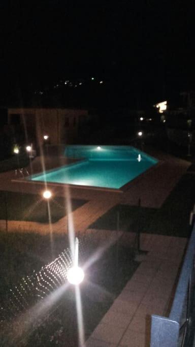 Vila Luxurious Attic-Swimming Pool Riva di Solto Exteriér fotografie