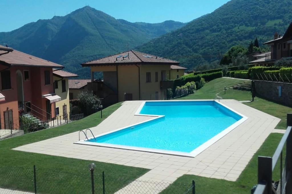 Vila Luxurious Attic-Swimming Pool Riva di Solto Exteriér fotografie